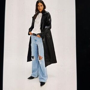 We The Free Tinsley Baggy High-Rise Jeans-Ripper 
Size 25